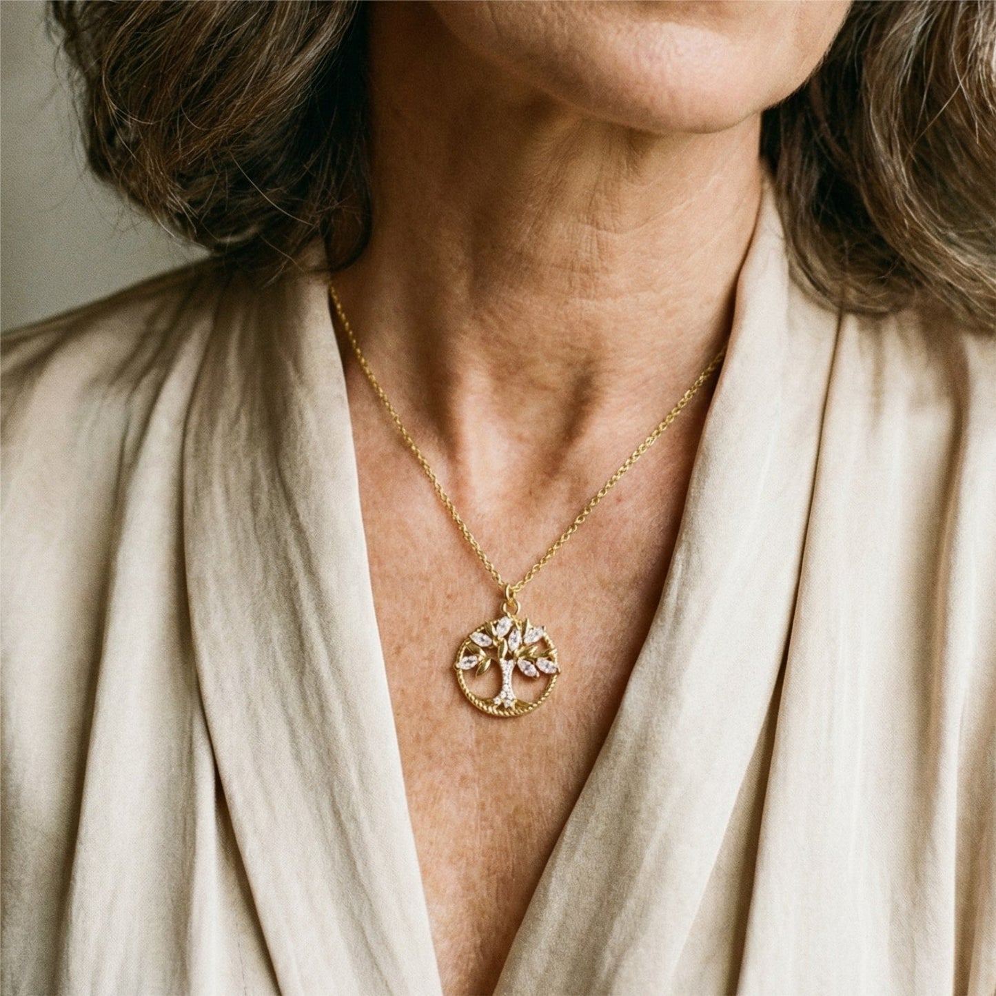 Collar Árbol de la Vida con Zircón en Oro