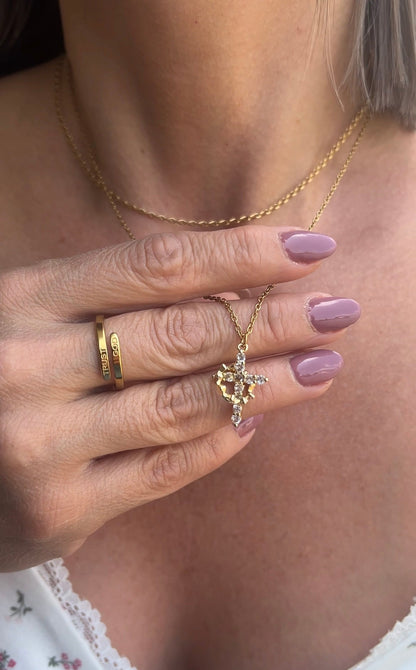 Collar de Cruz Coronada en Oro y Plata