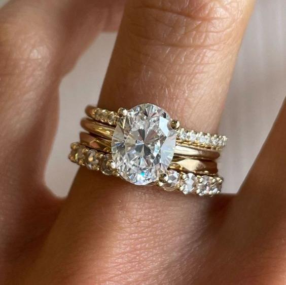 Conjunto de Anillos Brillantes con Circonita Vintage