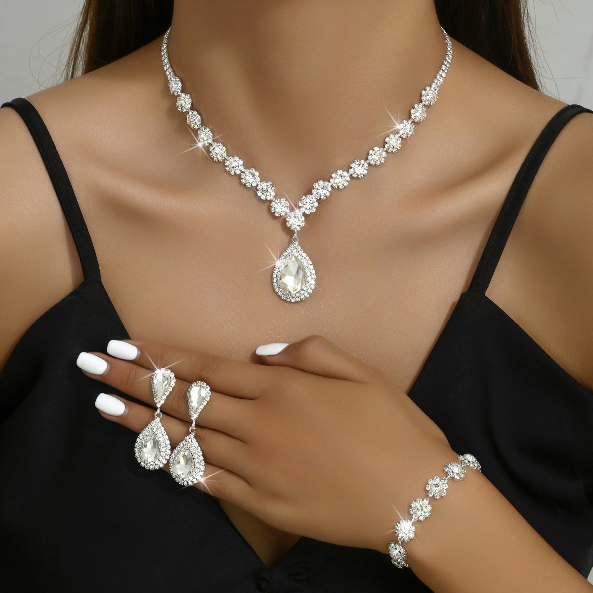 Conjunto de Tres Piezas de Joyas para Novias