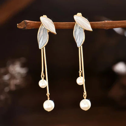 Pendientes Elegantes en Forma de Hoja con Perlas
