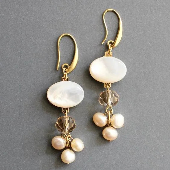 Pendientes Elegantes con Piedra Blanca y Perla