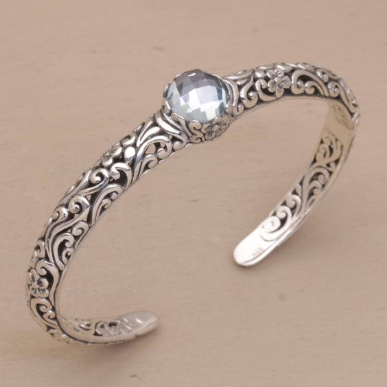 Pulsera vintage de plata abierta con circonitas