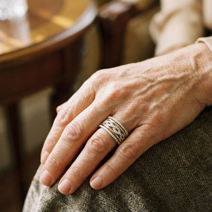 Anillo Trenzado Brillante con Circonita