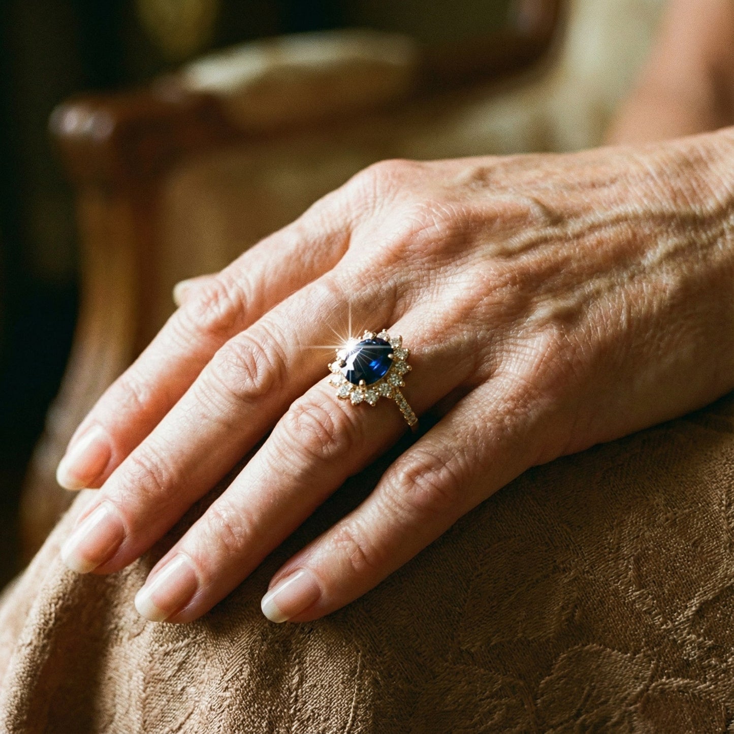 Anillo con Zirconia Azul Oscura Brillante