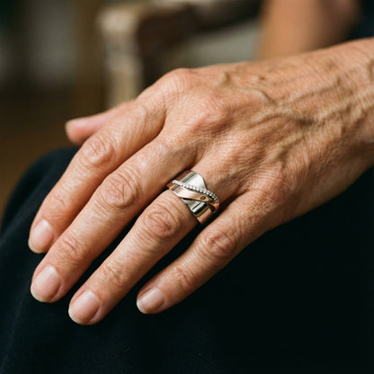 Anillo vintage en oro rosa y plata con circonita