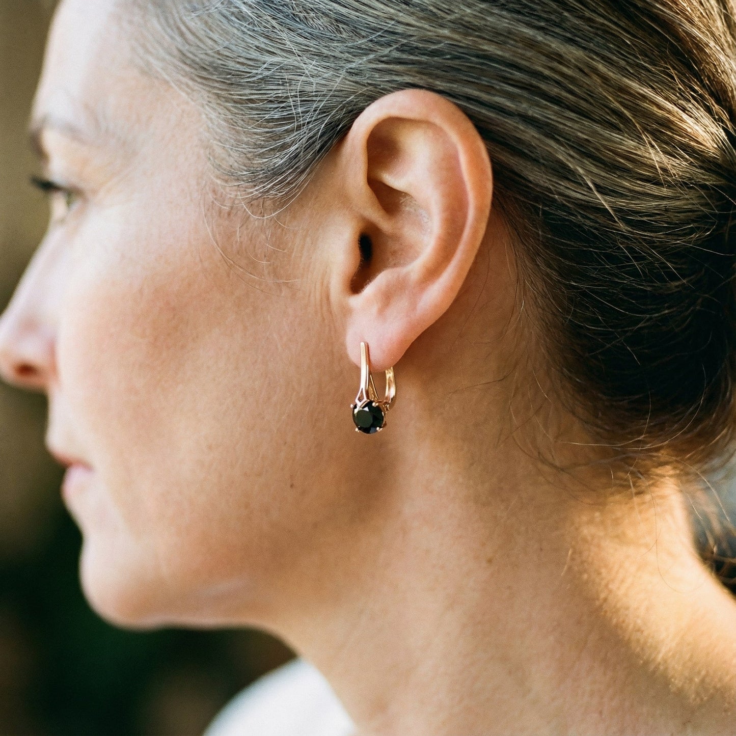 Pendientes Elegantes en Oro con Circonita Negra