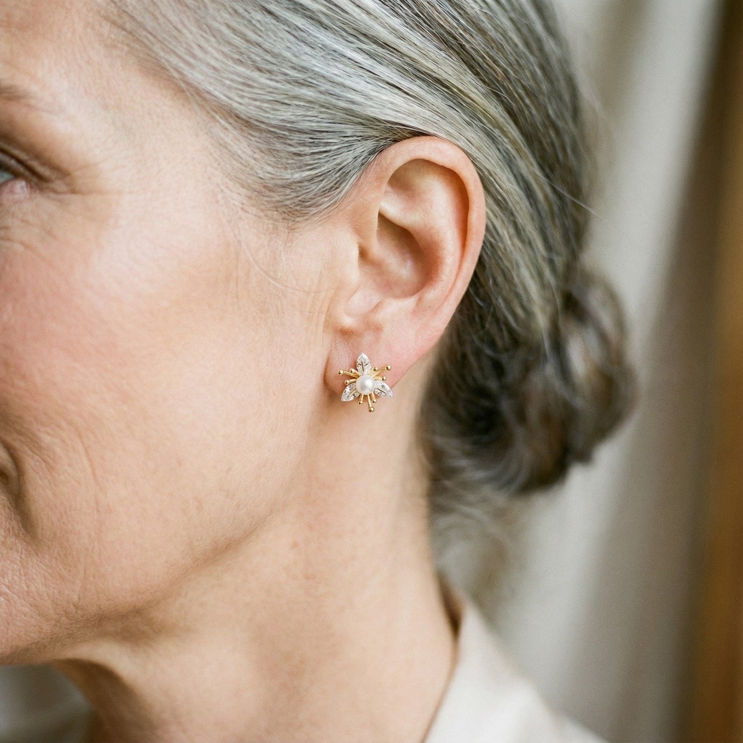 Pendientes Flor con Cristales y Perlas