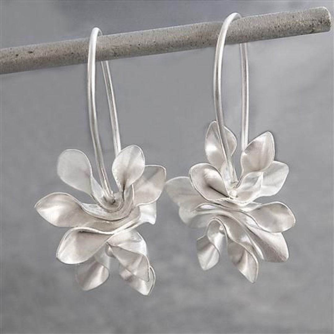 Pendientes vintage de plata con flores irregulares