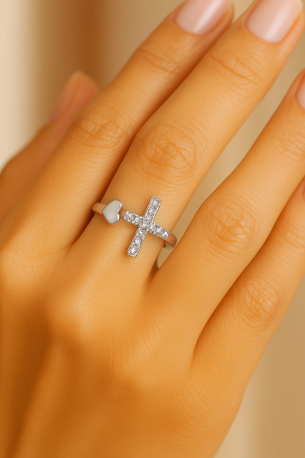 Anillo Vintage Love Cross en Plata Ajustable