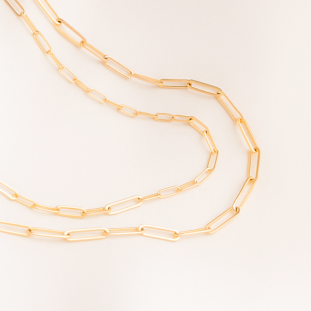 Collar de oro con cadena clásica