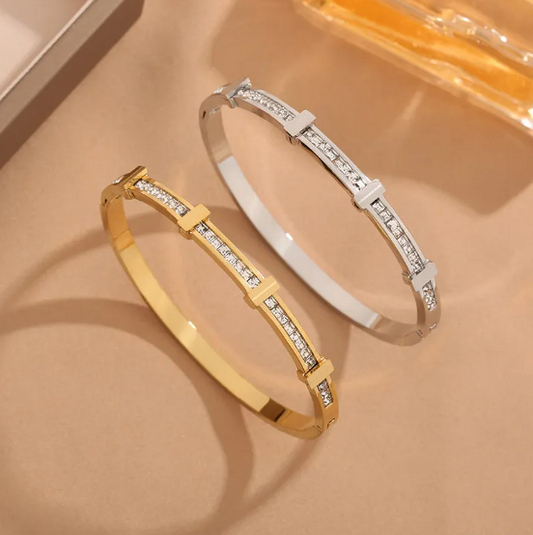 Pulsera Abierta Geométrica Simple con Dos Capas de Circonita