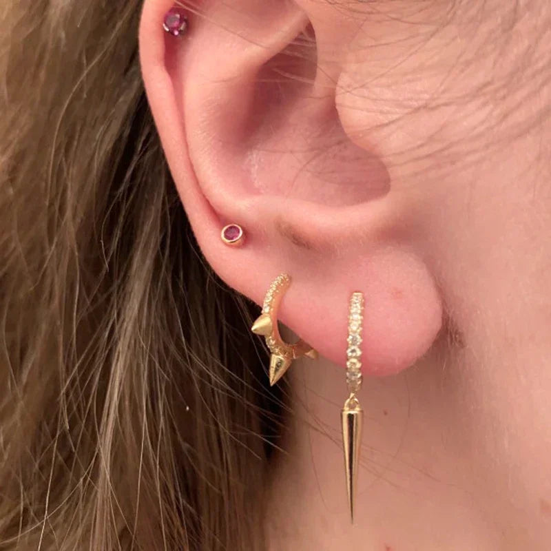 Pendientes de aro de plata de ley 925 con estilo de tachuelas puntiagudas