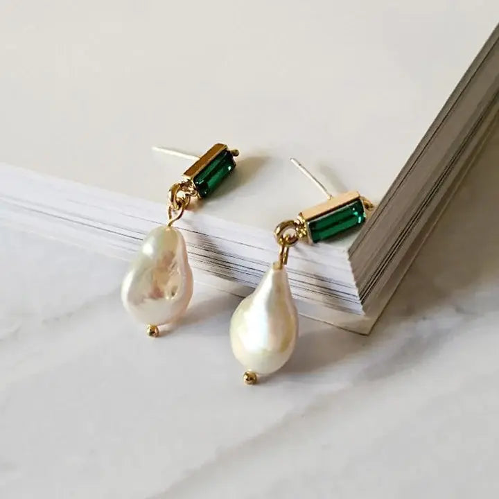 Pendientes con Perlas y Esmeraldas en Oro