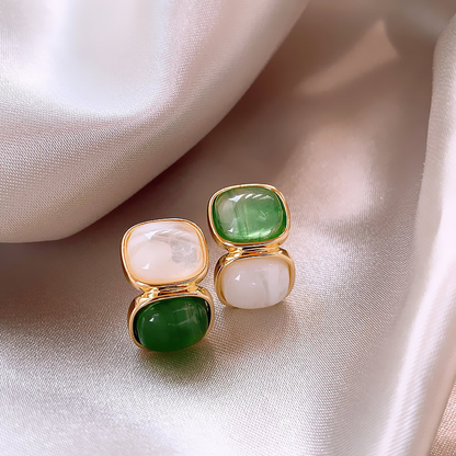 Pendientes Elegantes con Piedras Blancas y Verdes en Oro