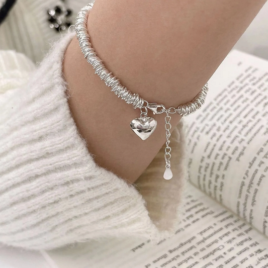 Pulsera elegante con corazón en plata