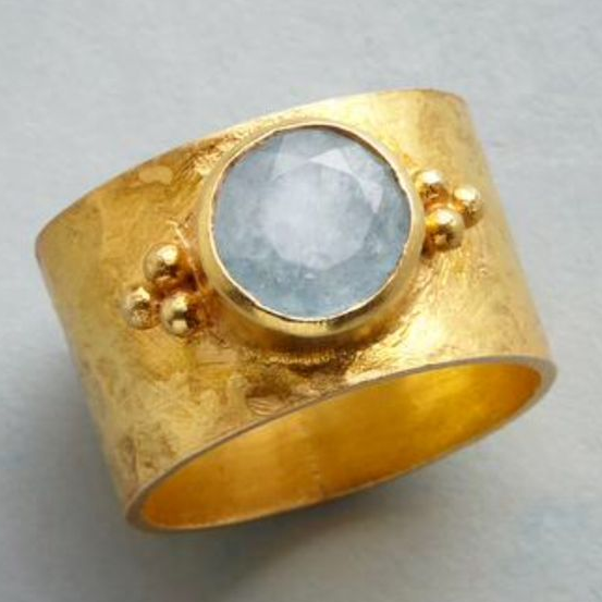 Anillo Vintage con Piedra de Luna Dorada