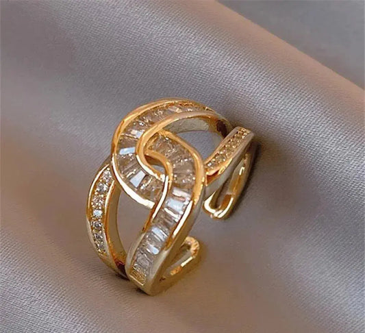 Anillo Elegante con Nudo