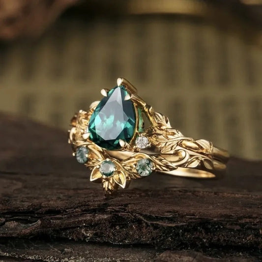 Anillo Vintage con Piedra Verde Floral